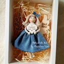 Aniołek w jeansowej spódniczce Anioł Stróż Zawieszka