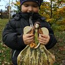 Ceramiczny anioł w sukni z nawłoci - pamiątka na chrzest, komunię i urodziny