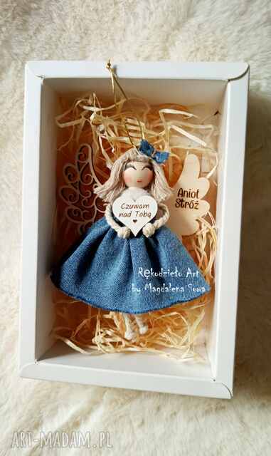 Aniołek w jeansowej spódniczce Anioł Stróż Zawieszka Na prezent