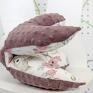 poduszka antywstrząsowa dla dziecka różowe motylek sowa w kwiatach biel do wózka