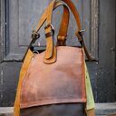 Idealna skórzana torba na co dzień w 4 kolorach wykonana ręcznie przez Ladybuq Art w rozmiarze S