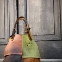 Idealna skórzana torba na co dzień w 4 kolorach wykonana ręcznie przez Ladybuq Art w rozmiarze S