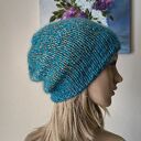RĘCZNIE NA DRUTACH - Miła, ciepła, szlachetna czapka w turkusach