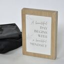 Dębowa tabliczka z dobrą myślą