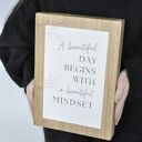 Dębowa tabliczka z dobrą myślą