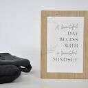 Dębowa tabliczka z dobrą myślą