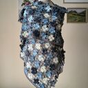 RĘCZNIE NA DRUTACH - Wyjątkowy, duży szydełkowy szal z wełną