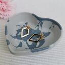 Uroczy pojemnik w kształcie serca na drobiazgi