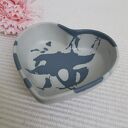 Uroczy pojemnik w kształcie serca na drobiazgi