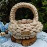 brązowe dom koszyk robiony na drutach wielkanocny dziany metodą giant knitting grube sploty