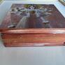 Drewniane pudełko na skarby pod tytułem, " Anioł z serduszkiem 3. Dom serce