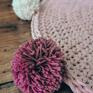 chodniczek dziecięcy z pomponami - dywanik szydełkowy dla dziecka