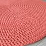 Okrągły dywan w kolorze pomarańczowym - podkładki