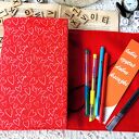 Wodoodporne etui na książkę i notes - czerwone serduszka