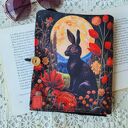 Wodoodporne etui na książkę/notes: czarny zając