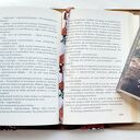Wodoodporne etui na książkę i notes w kolorowe grzybki - otulacz z gumką i zakładką