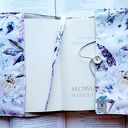 Wodoodporne etui na książkę Wiosenny ogród - prezent na Dzień Matki