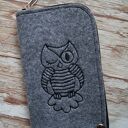Filcowe etui na telefon - haftowana sówka