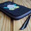 Filcowe etui na telefon - haftowana sówka grafitowe