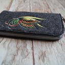 Filcowe etui na telefon - haftowany motylek