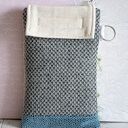 Etui na telefon z haftem słonika - na szczęście