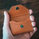 Skórzane etui na baterie do aparatu i karty SD - prezent personalizowany