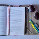 Wodoodporne etui na książkę/notes: króliki na różowym