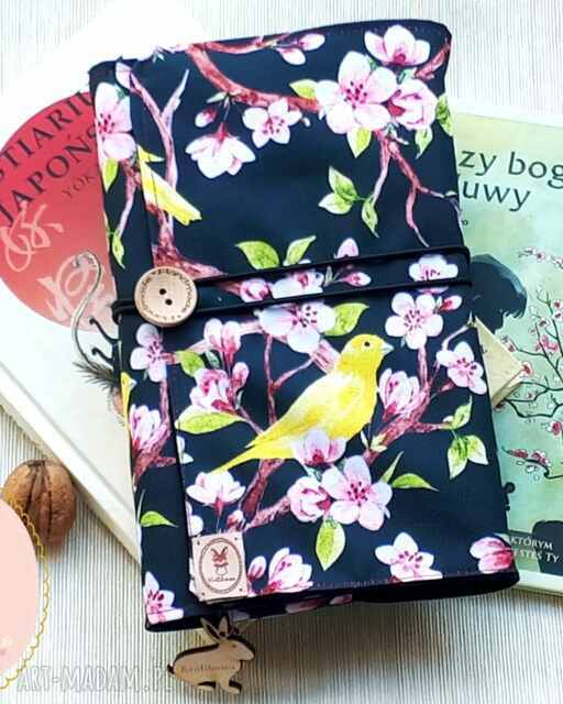 Wodoodporne etui na książkę/notes: kanarek w kwiatach