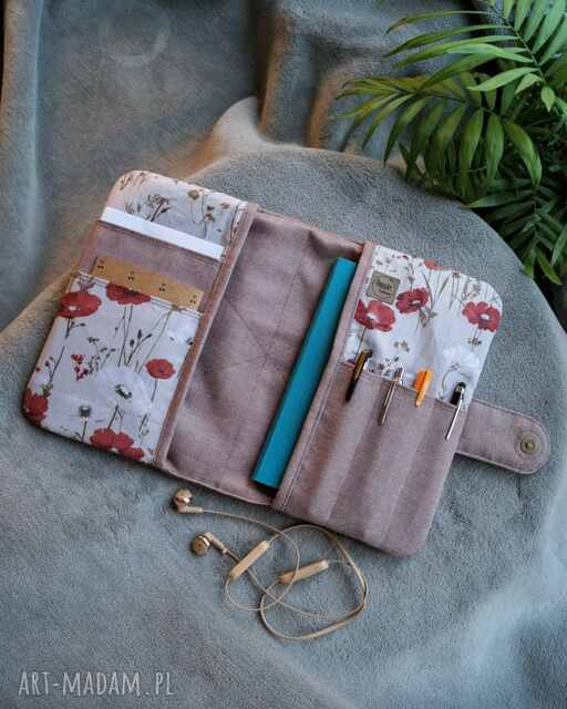 brązowy pikowany organizer