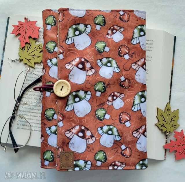 Wodoodporne etui na książkę/notes: kolorowe grzybki