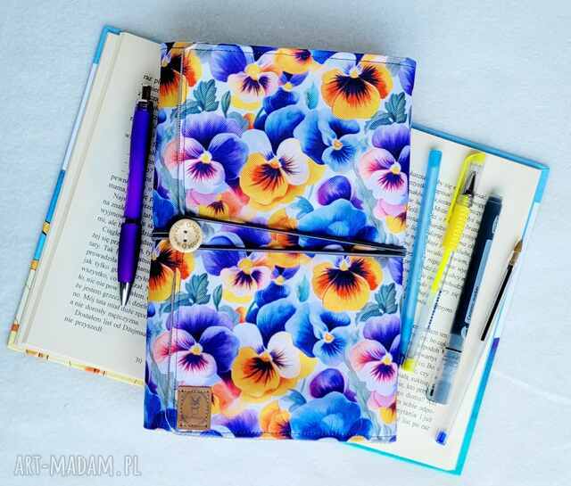 Wodoodporne etui na książkę/notes: kolorowe bratki