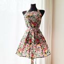 Fartuch kuchenny ze wzorem róż w liściach