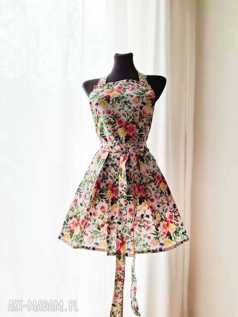 Fartuch kuchenny ze wzorem róż w liściach