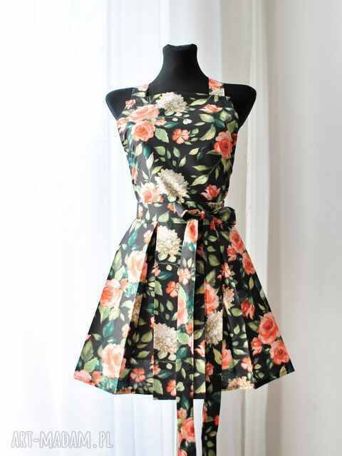 Fartuch sukienkowy w herbaciane róże