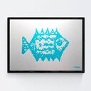 Minimalistyczny plakat z rybką w srebrno-turkusowej tonacji - 21x30 cm