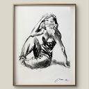 Lady 31x47 - grafika kobieca ze szkicem węglem