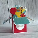 Życzenia nietuzinkowe na urodziny dziecka - kartka pop-up z personalizacją i kopertą 15x15 cm