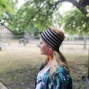 Klipsy etno boho wiszące z malowanymi ceramicznymi rybkami i frędzlami