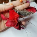 Klipsy etno boho wiszące z piórami i kwiatami - turkusowe klipsy handmade