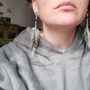 Klipsy pióra lekkie w stylu etno-boho - kolorowe frędzle na klipsy