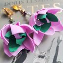 Klipsy sztucznym wdziękiem epatuje gdy klaczkę młodą lonżuje