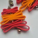 Klipsy leciutkie pomarańczowo-czerwone z piórami - pojedynczy egzemplarz handmade
