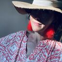Klipsy Pamela z piórami w intensywnej czerwieni - boho i ślubne (8 cm)
