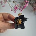 Czarne klipsy tulipany ze złoconymi różami - lekkie, ręcznie robione