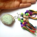 Klipsy czaszki z frędzlami - orientalne boho, lekkie i wiszące