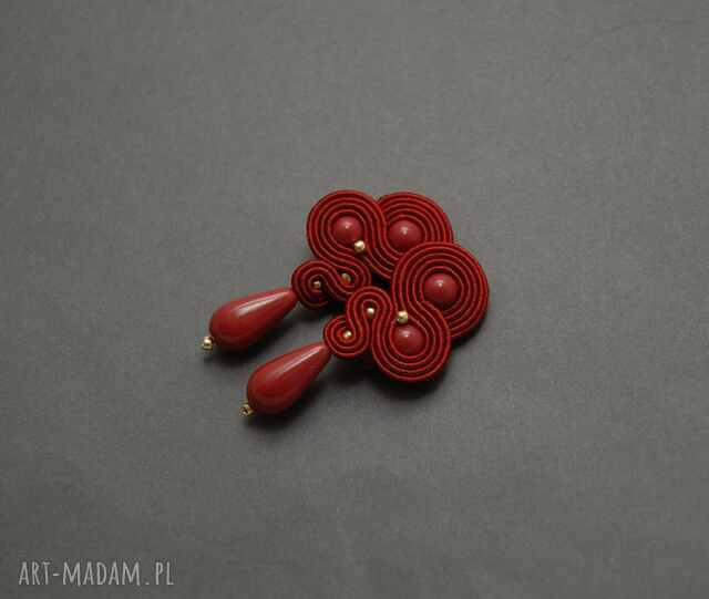 handmade-czerwone-klipsy-sutasz-niesztampowe-art-madam-pl