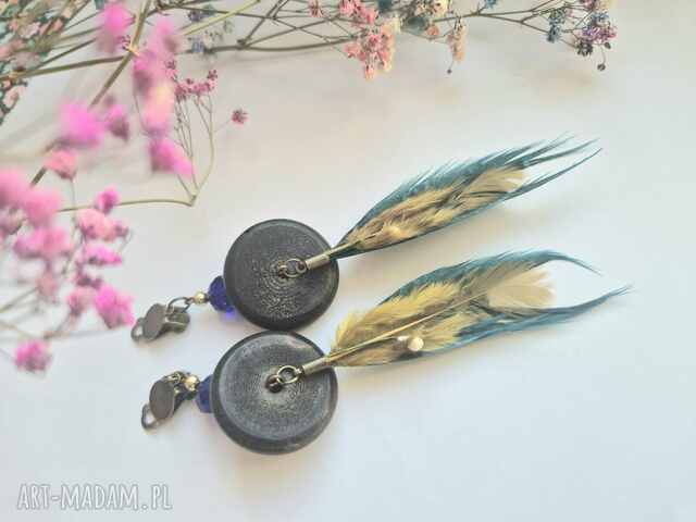 Klipsy lekkie długie pióra i, elementy metalowe i elementy drewniane polecam lekkie