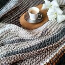 Gruby pled boho w pasy - koc na drutach z alpaki, wełny i akrylu