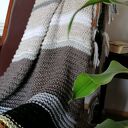 Gruby pled boho w pasy - koc na drutach z alpaki, wełny i akrylu