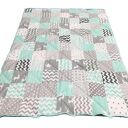 Komplet ART: Narzuta PATCHWORK szaro-miętowa 155x210 cm + 2 poszewki 55x35 cm (zapinane na zamek)